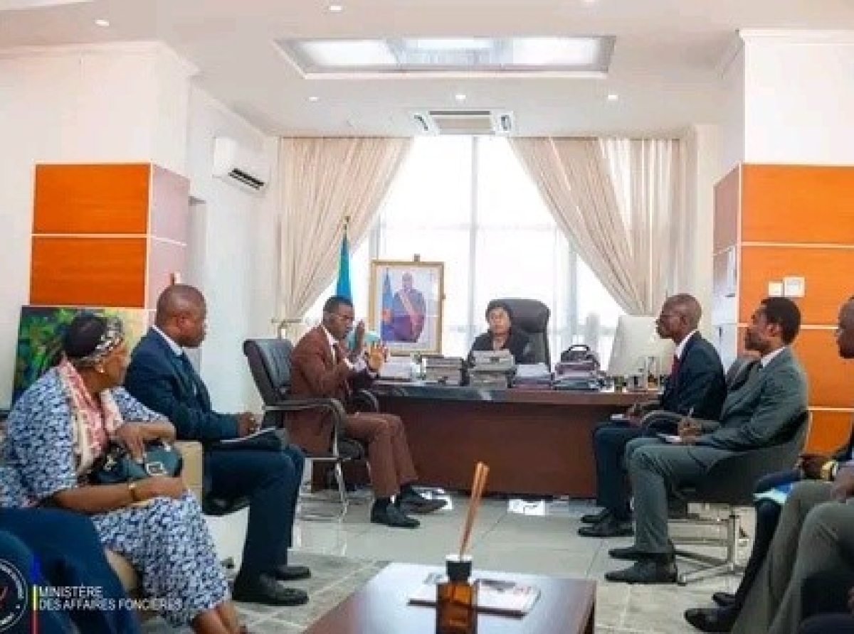 Trois délégations chez la Ministre Acacia Bandubola, RDC : l'Honorable Eliezer Ntambwe au chevet des victimes des conflits fonciers